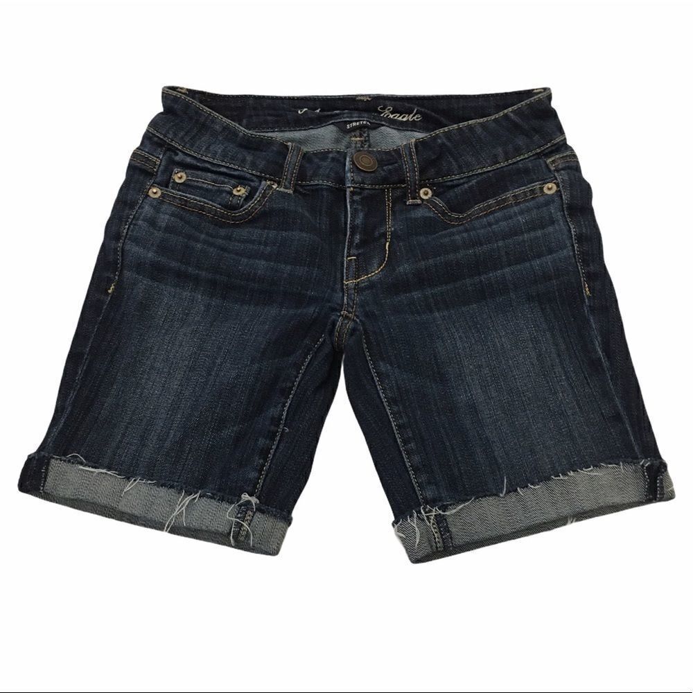AMERICAN EAGLE Dark Wash Distress Bermuda Short 00